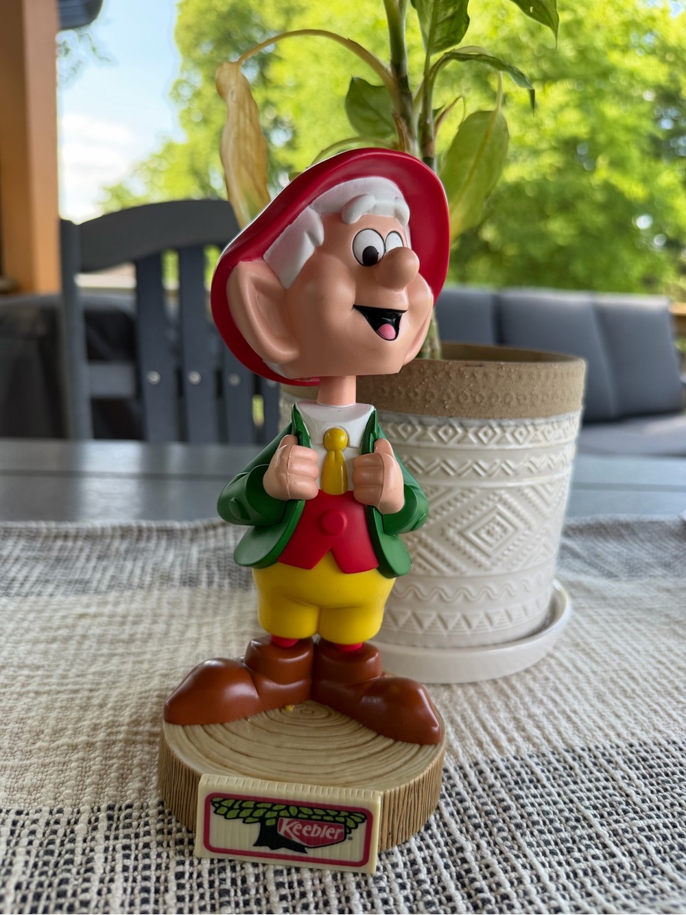 Keebler Elvin Cookie Mascot Figurine - Red Hat, Green Jacket, Yellow Pants